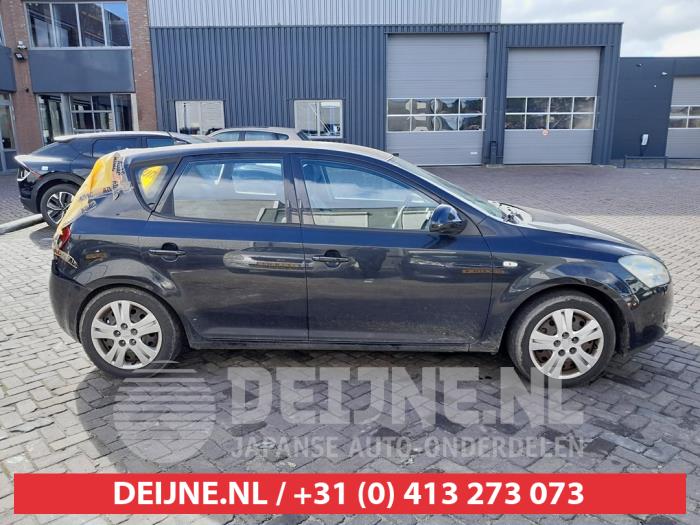 Kia Ceed Türscheibe 4-türig rechts hinten O623342