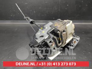 Kia Ceed Front door lock mechanism 4-door, right O623347 photo 2