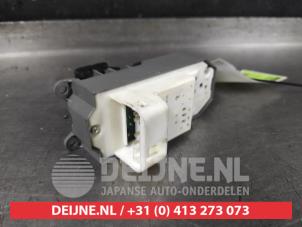 Toyota Yaris Multi-functional window switch O623375 photo 2
