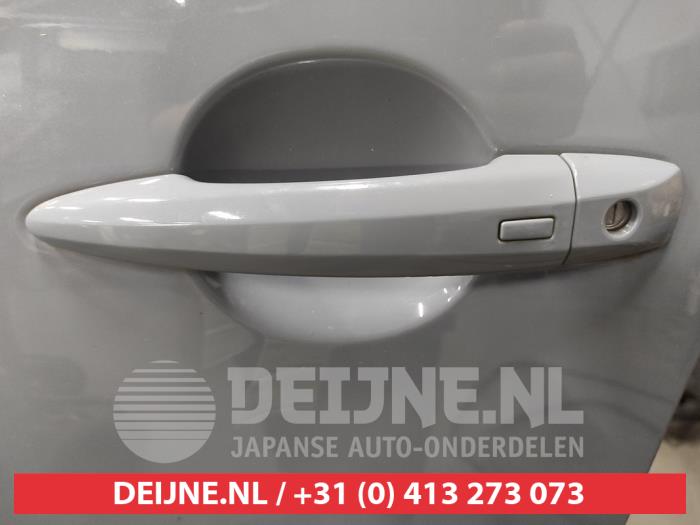 Nissan Qashqai Türgriff 4-türig links vorne O623488