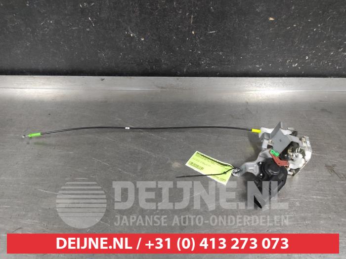 Toyota Aygo Deurslot Mechaniek 4Deurs links-achter O623574