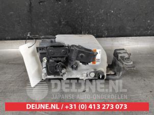 Gebruikte i-eloop converter Mazda CX-30 (DM) 2.0 e-SkyActiv-G 122 16V Prijs € 350,00 Margeregeling aangeboden door V.Deijne Jap.Auto-onderdelen BV