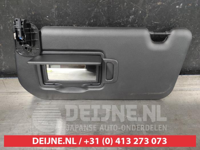 Nissan Qashqai Zonneklep O623681