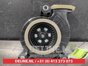 Nissan Qashqai Akkulüfter O623691 foto 2