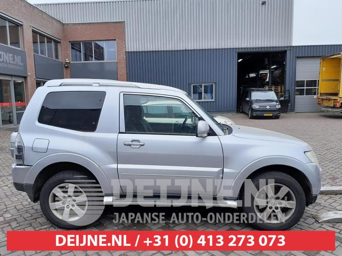 Mitsubishi Pajero Fenster 2-türig rechts hinten O623779