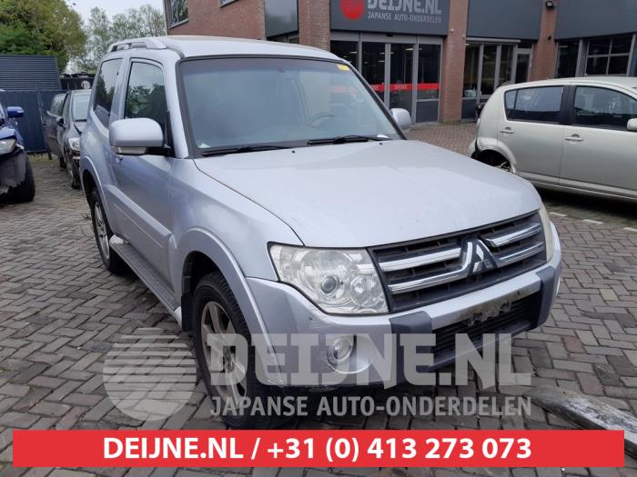 Mitsubishi Pajero Kotflügel rechts vorne O623785