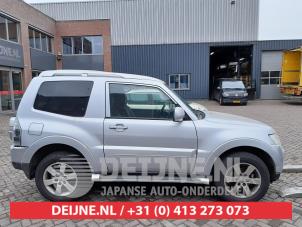 Mitsubishi Pajero Front wing, right O623785 photo 2