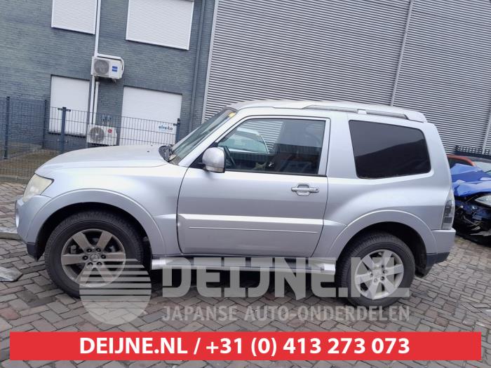 Mitsubishi Pajero Trittbrett links O623792