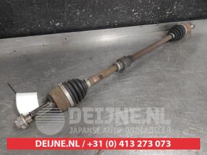 Gebruikte Steekas rechts-voor Mitsubishi Space Star (A0) 1.0 12V Prijs € 50,00 Margeregeling aangeboden door V.Deijne Jap.Auto-onderdelen BV