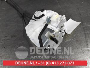 Suzuki Swift Deurslot Mechaniek 4Deurs links-achter O624178 foto 2