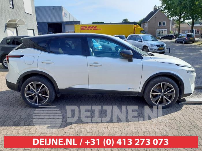 Nissan Qashqai Extra window 4-door, right O624458