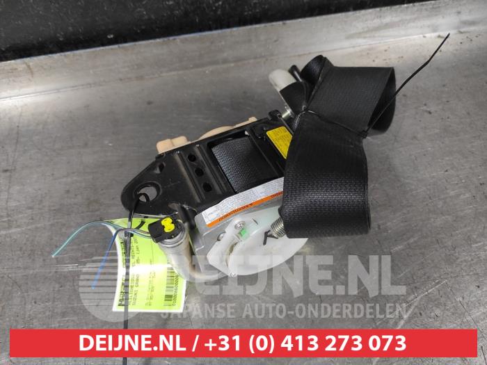 Suzuki Grand Vitara Front seatbelt, right O624560