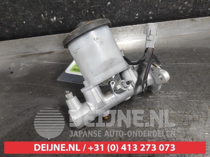 Toyota Paseo Master cylinder O624750