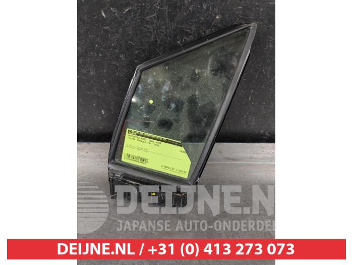 Toyota Corolla Driehoeks Ruit links-voor O624899