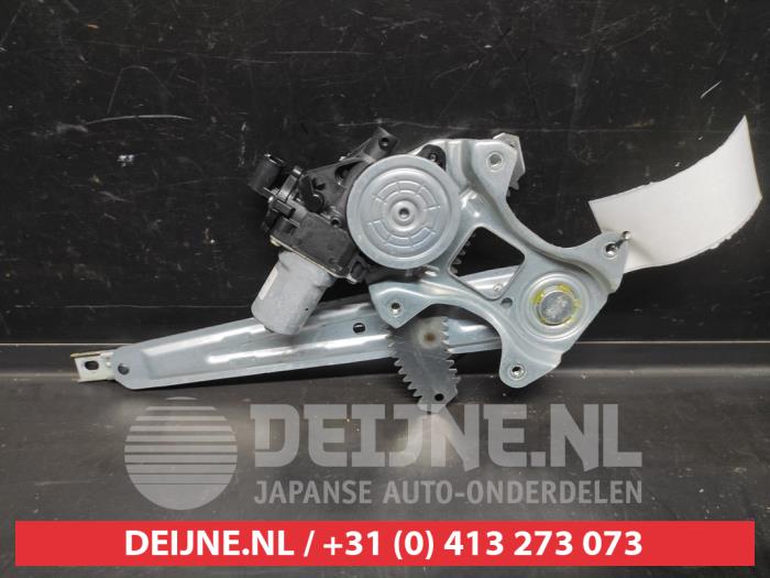 Nissan Juke Ruitmechaniek 4Deurs rechts-achter O625059