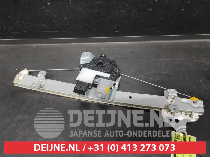 Nissan Juke Ruitmechaniek 4Deurs rechts-voor O625063