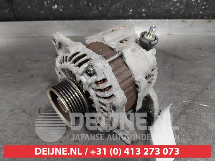 Gebruikte Dynamo Mitsubishi Space Star (A0) 1.0 12V Prijs € 30,00 Margeregeling aangeboden door V.Deijne Jap.Auto-onderdelen BV