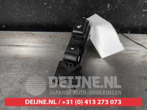 Gebruikte Raam schakelaar elektrisch Hyundai Tucson (TL) 1.7 CRDi 16V 2WD Prijs € 20,00 Margeregeling aangeboden door V.Deijne Jap.Auto-onderdelen BV