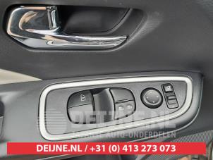 Nissan Micra Multi-functional window switch O625377 photo 3