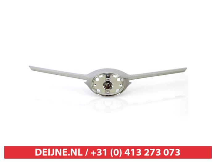 Toyota Auris Grille O9990009132