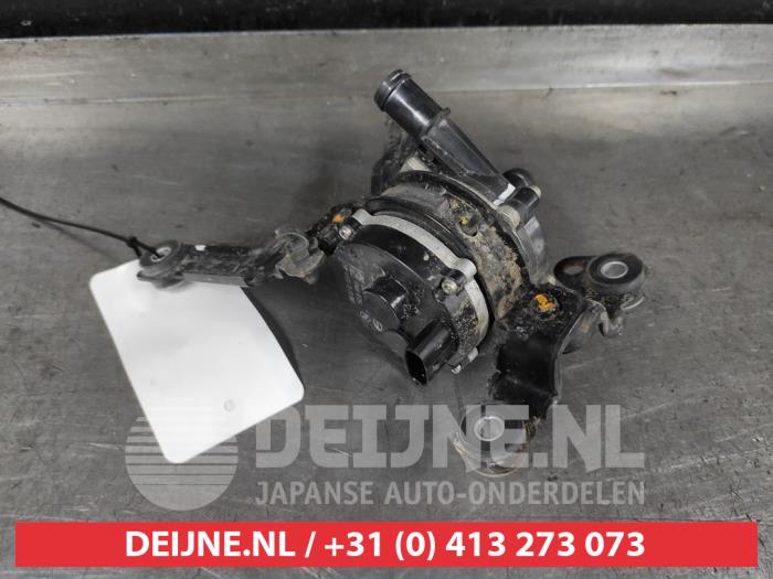 Hyundai Kona Additional water pump O625672
