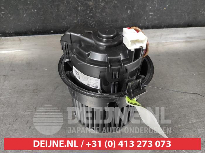 Nissan Juke Kachel Ventilatiemotor O625809