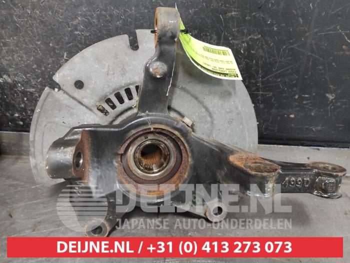 Nissan Juke Fusee links-voor O625891