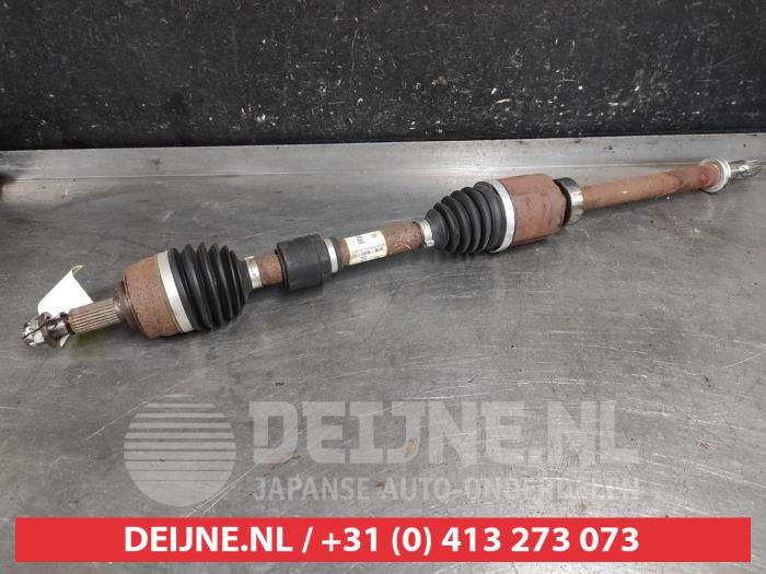 Nissan Juke Aandrijfas rechts-voor O625898