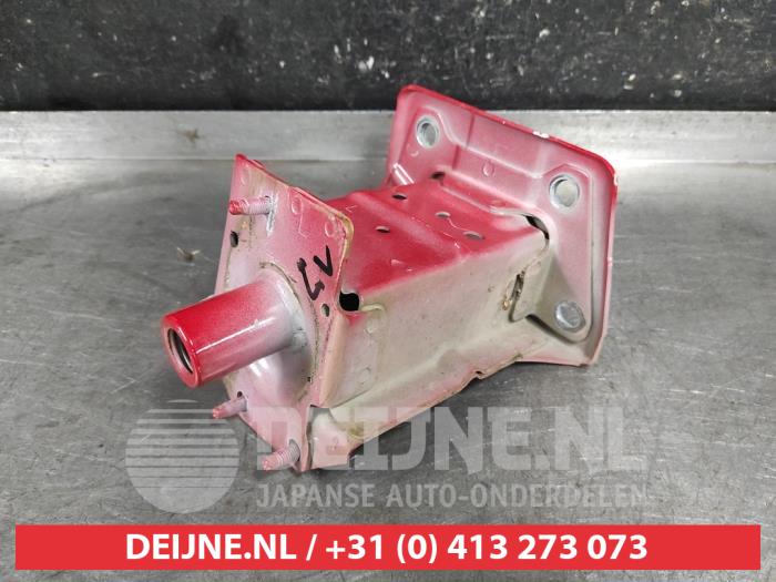 Nissan Leaf Front bumper bracket, left O626015