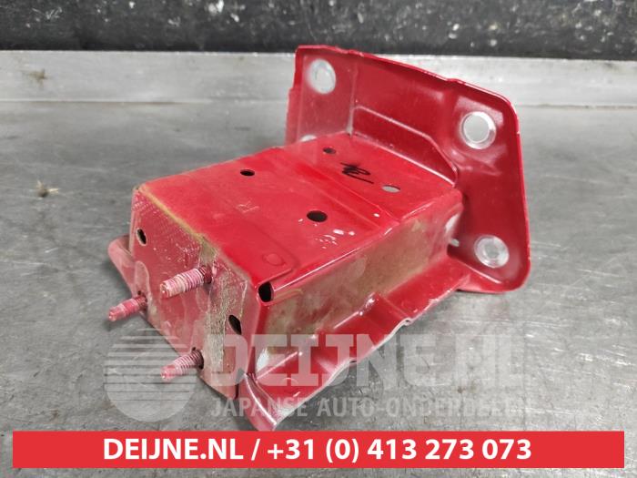 Nissan Leaf Front bumper bracket, right O626017