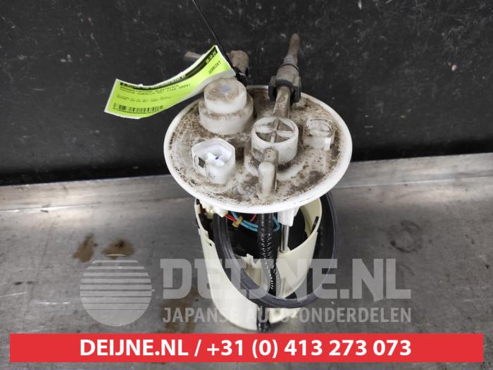 Gebruikte Tank element Pomp Toyota Corolla (E12) 1.8 16V TS VVT-i Prijs € 25,00 Margeregeling aangeboden door V.Deijne Jap.Auto-onderdelen BV