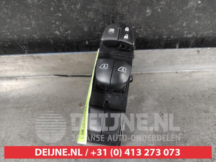 Nissan Juke Multi-functional window switch O626291