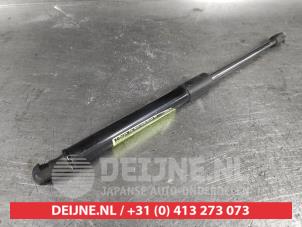 Gebruikte Amortisseur links-achter Hyundai Ioniq 1.6 GDI 16V Hybrid Prijs € 20,00 Margeregeling aangeboden door V.Deijne Jap.Auto-onderdelen BV