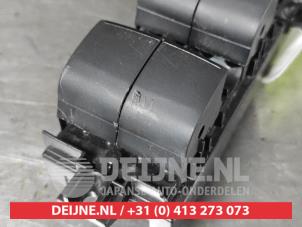 Toyota Yaris Cross Multi-functional window switch O626620 photo 3