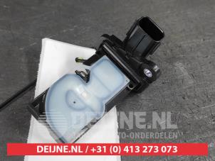 Gebruikte Luchthoeveelheidsmeter Toyota Yaris Cross (PB1/PJ1) 1.5 12V Hybrid 115 Prijs € 50,00 Margeregeling aangeboden door V.Deijne Jap.Auto-onderdelen BV