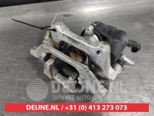 Gebruikte Remklauw (Tang) rechts-achter Toyota Yaris Cross (PB1/PJ1) 1.5 12V Hybrid 115 Prijs € 150,00 Margeregeling aangeboden door V.Deijne Jap.Auto-onderdelen BV