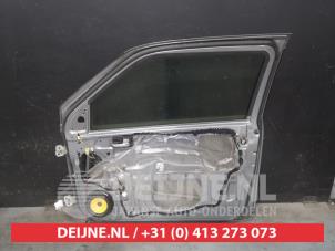 Suzuki Swift Door 2-door, right O626796 photo 2