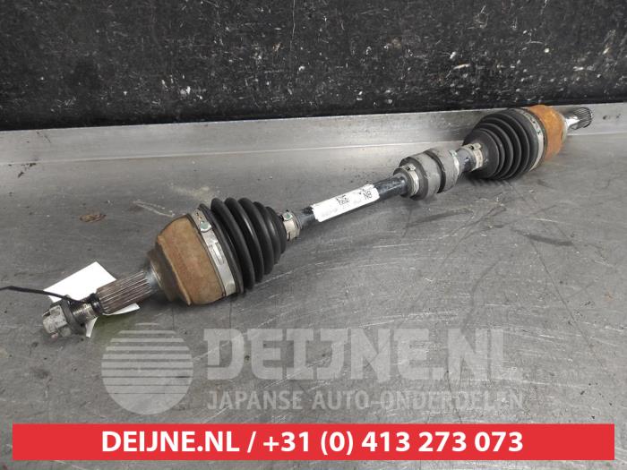 Gebruikte Steekas links-voor Nissan Micra (K14) 1.0 IG-T 100 Prijs € 75,00 Margeregeling aangeboden door V.Deijne Jap.Auto-onderdelen BV