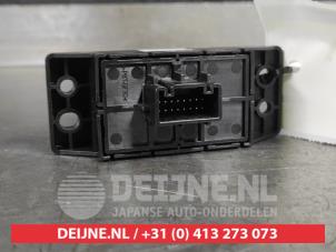 Nissan Qashqai Handbremse Schalter O627539 foto 2