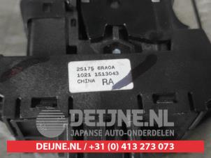 Nissan Qashqai Handbremse Schalter O627539 foto 3