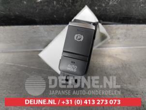 Gebruikte Schakelaar handrem Nissan Qashqai (J12) 1.5 VC-T e-Power 16V Prijs op aanvraag aangeboden door V.Deijne Jap.Auto-onderdelen BV