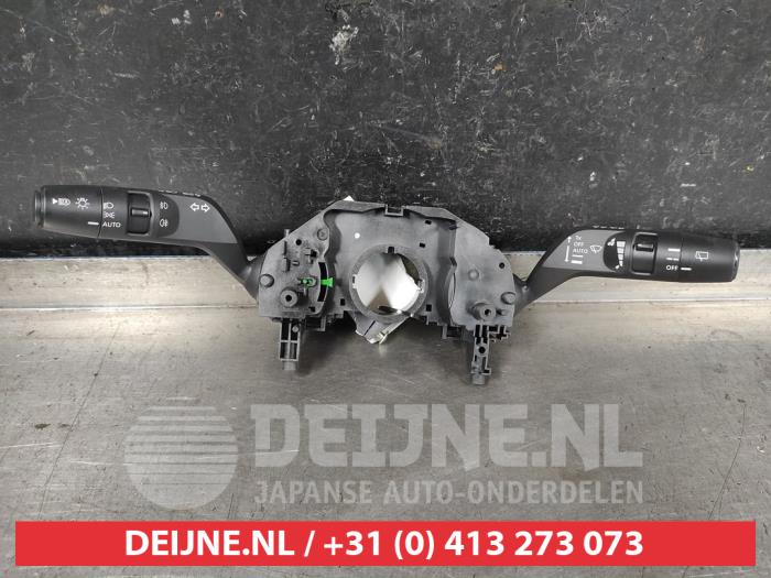 Nissan Qashqai Steering column stalk O627528