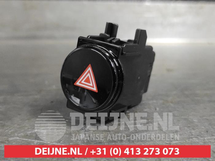 Toyota Aygo X Paniekverlichtings Schakelaar O627716