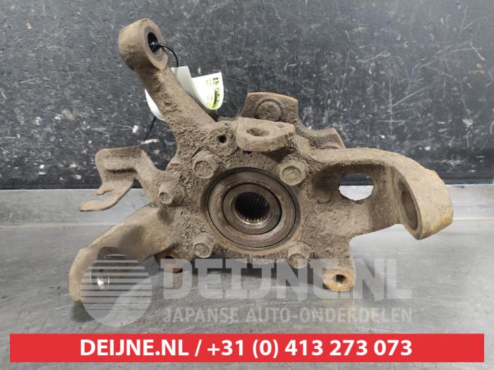 Mitsubishi Pajero Fusee links-voor O627855