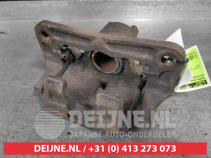 Mitsubishi Pajero Remklauw (Tang) links-achter O627859