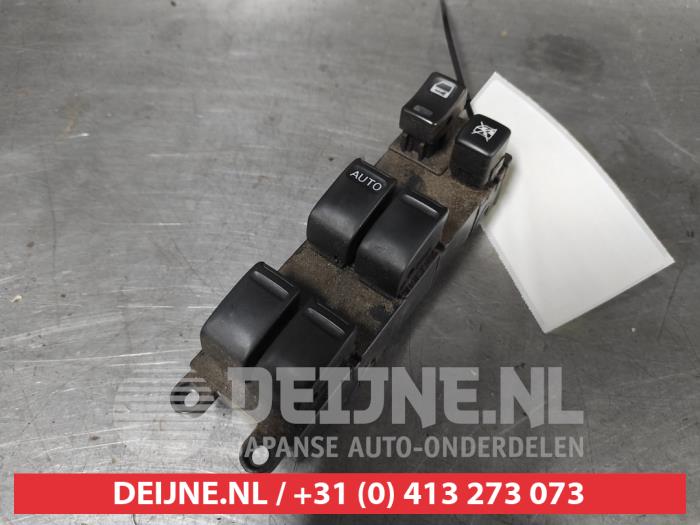 Nissan X-Trail Combischakelaar ramen O627903