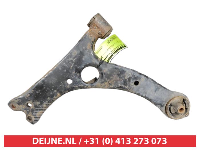 Toyota Corolla Verso Draagarm onder links-voor O627940