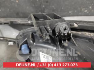 Nissan Leaf Fog light, front left O627981 photo 3