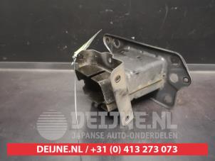 Kia Niro Front bumper bracket, left O627973 photo 2