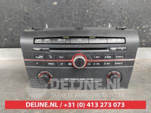 Gebruikte Radio Mazda 3 Sport (BK) 1.6i 16V Prijs € 75,00 Margeregeling aangeboden door V.Deijne Jap.Auto-onderdelen BV